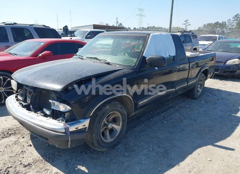 Photo 2 of 2002 Chevrolet S-10 LS (VIN 1GCCS19W528218430)