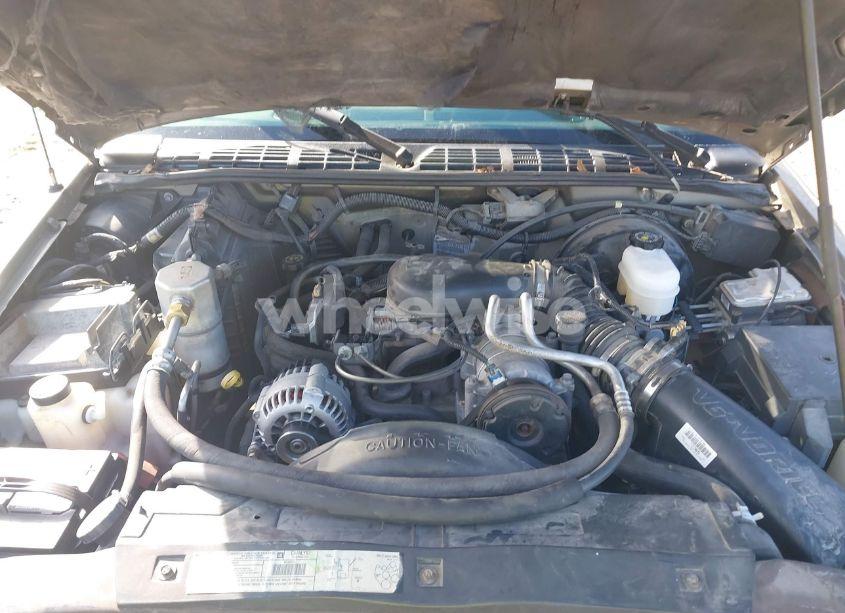 Photo 10 of 2002 Chevrolet S-10 LS (VIN 1GCCS19W528221649)