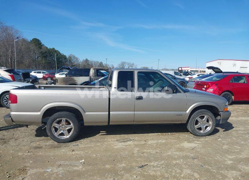Photo 13 of 2002 Chevrolet S-10 LS (VIN 1GCCS19W528221649)