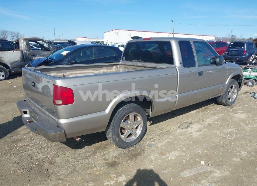 Photo 4 of 2002 Chevrolet S-10 LS (VIN 1GCCS19W528221649)
