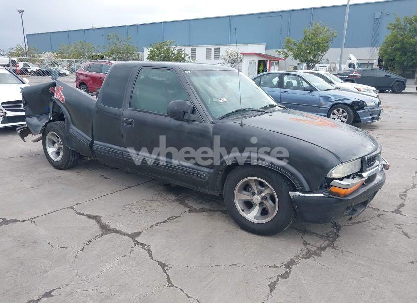 2000 Chevrolet S-10 LS (VIN 1GCCS19W5Y8161574) main photo