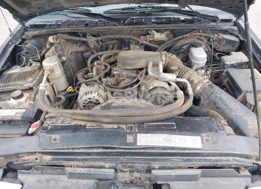 Photo 10 of 2000 Chevrolet S-10 LS (VIN 1GCCS19W5Y8161574)