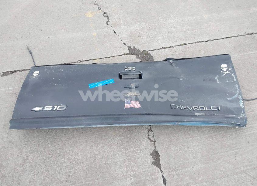 Photo 12 of 2000 Chevrolet S-10 LS (VIN 1GCCS19W5Y8161574)
