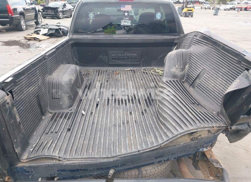 Photo 8 of 2000 Chevrolet S-10 LS (VIN 1GCCS19W5Y8161574)