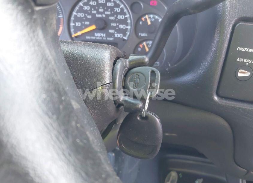 Photo 11 of 2001 Chevrolet S-10 LS (VIN 1GCCS19W618108372)