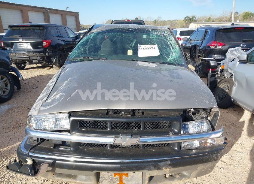 Photo 12 of 2001 Chevrolet S-10 LS (VIN 1GCCS19W618108372)