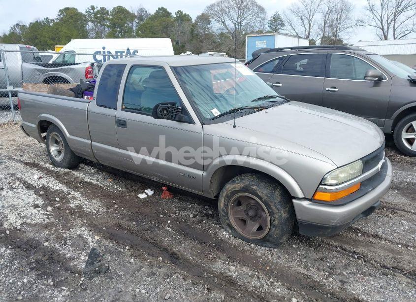 2002 Chevrolet S-10 LS (VIN 1GCCS19W628121477) main photo