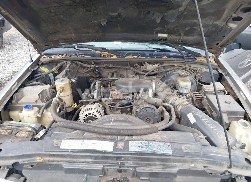 Photo 10 of 2002 Chevrolet S-10 LS (VIN 1GCCS19W628121477)