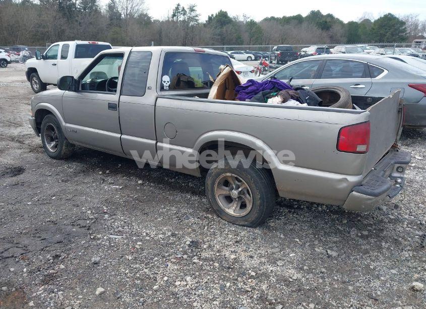 Photo 3 of 2002 Chevrolet S-10 LS (VIN 1GCCS19W628121477)