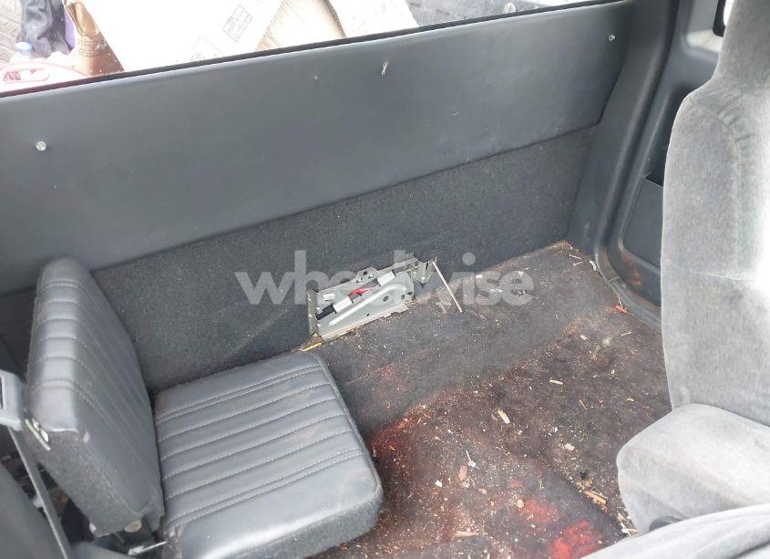 Photo 8 of 2002 Chevrolet S-10 LS (VIN 1GCCS19W628121477)