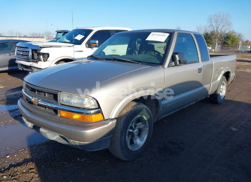 Photo 2 of 2002 Chevrolet S-10 LS (VIN 1GCCS19W628244860)