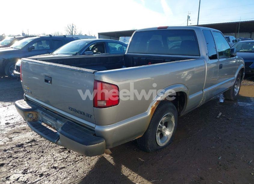 Photo 4 of 2002 Chevrolet S-10 LS (VIN 1GCCS19W628244860)