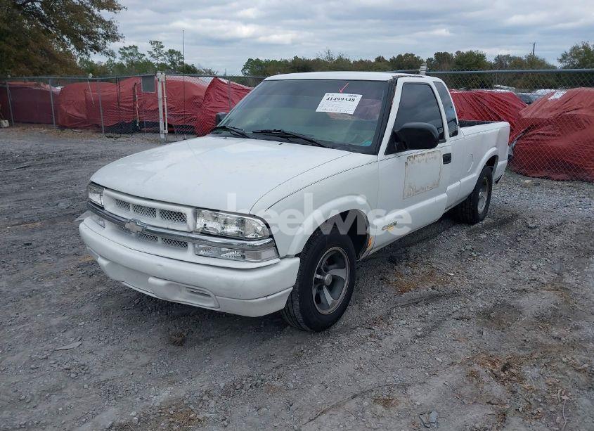 Photo 2 of 2002 Chevrolet S-10 LS (VIN 1GCCS19W628251386)