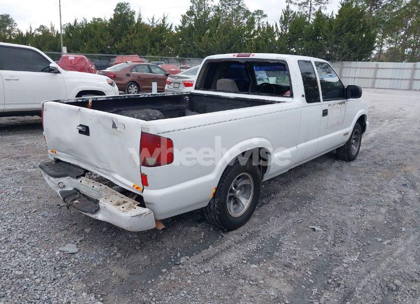 Photo 4 of 2002 Chevrolet S-10 LS (VIN 1GCCS19W628251386)