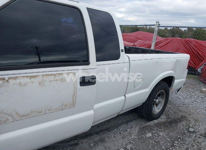Photo 6 of 2002 Chevrolet S-10 LS (VIN 1GCCS19W628251386)