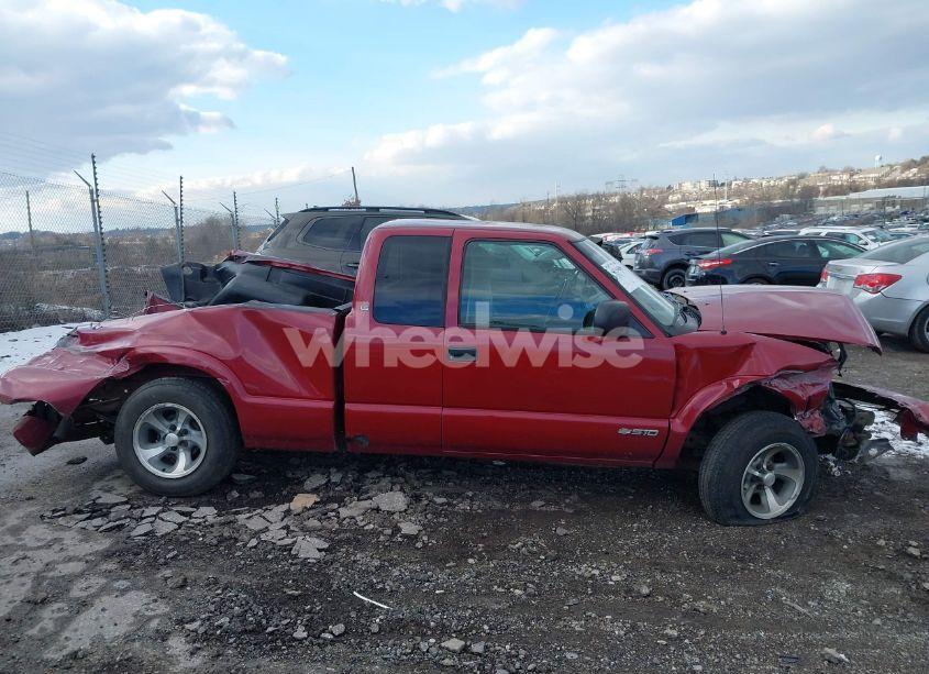 Photo 13 of 2002 Chevrolet S-10 LS (VIN 1GCCS19W728215013)