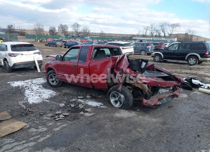 Photo 3 of 2002 Chevrolet S-10 LS (VIN 1GCCS19W728215013)