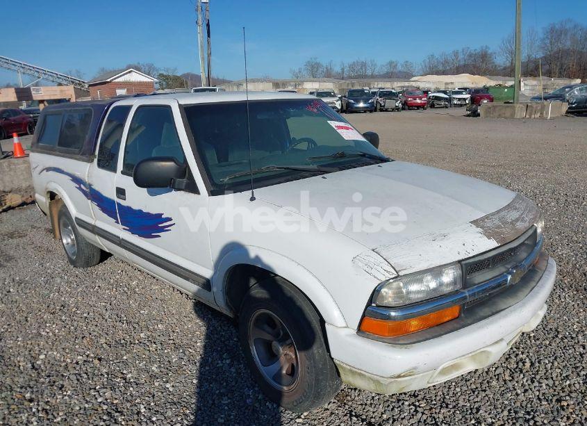 2000 Chevrolet S-10 LS (VIN 1GCCS19W7Y8308509) main photo