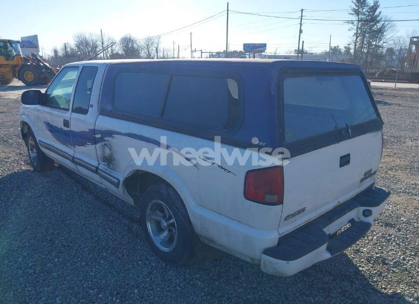 Photo 3 of 2000 Chevrolet S-10 LS (VIN 1GCCS19W7Y8308509)