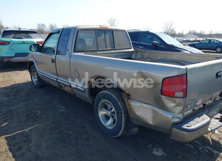 Photo 12 of 2001 Chevrolet S-10 LS (VIN 1GCCS19W818123049)