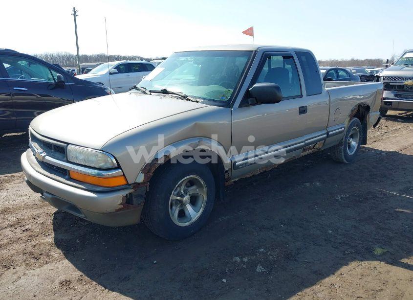 Photo 2 of 2001 Chevrolet S-10 LS (VIN 1GCCS19W818123049)