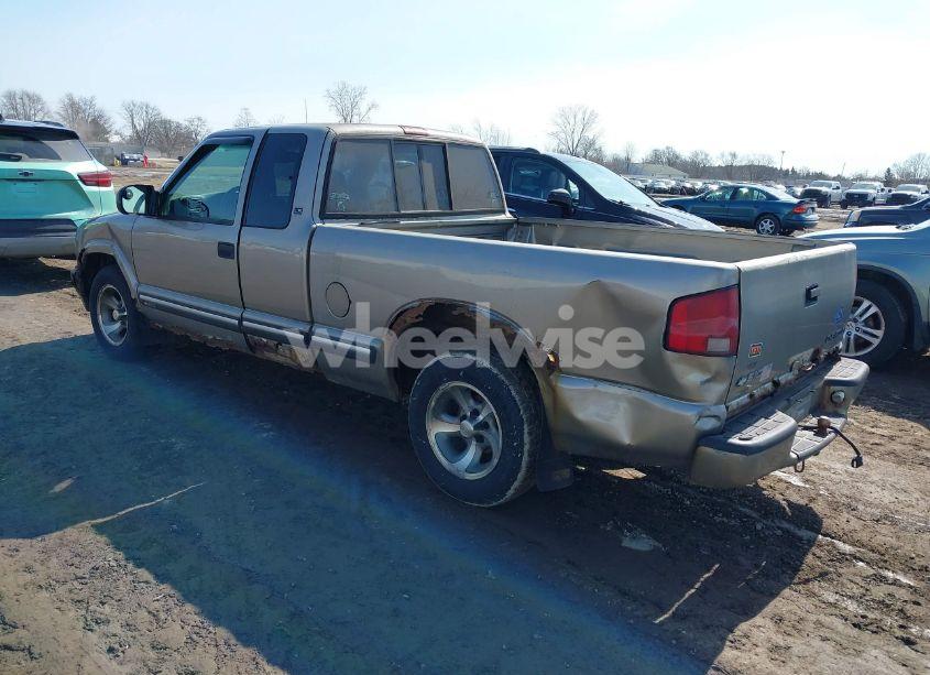 Photo 3 of 2001 Chevrolet S-10 LS (VIN 1GCCS19W818123049)