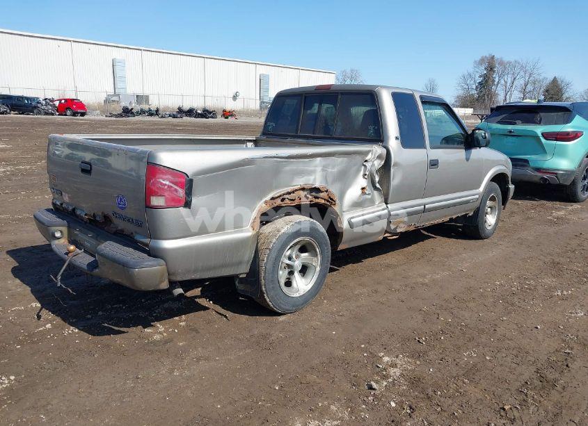 Photo 4 of 2001 Chevrolet S-10 LS (VIN 1GCCS19W818123049)