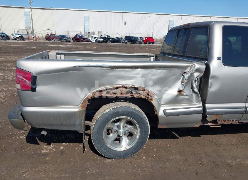 Photo 6 of 2001 Chevrolet S-10 LS (VIN 1GCCS19W818123049)