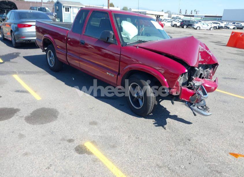 2002 Chevrolet S-10 LS (VIN 1GCCS19W828146820) main photo