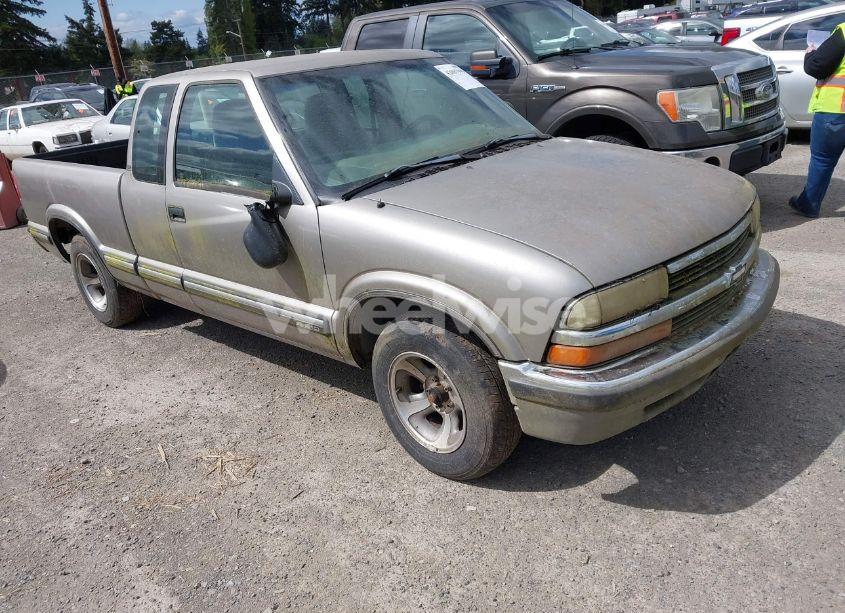 1998 Chevrolet S-10 LS FLEETSIDE (VIN 1GCCS19W8WK247445) main photo