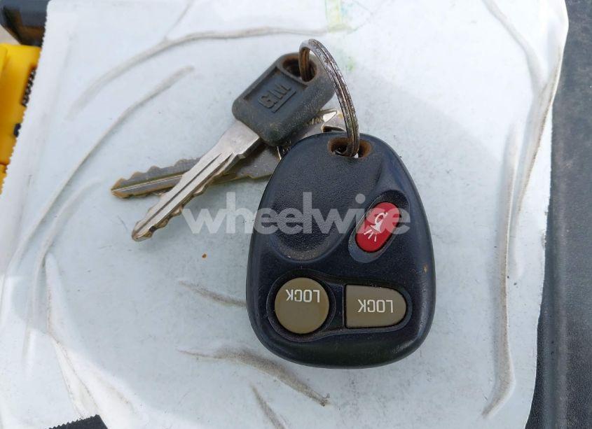 Photo 11 of 1998 Chevrolet S-10 LS FLEETSIDE (VIN 1GCCS19W8WK247445)