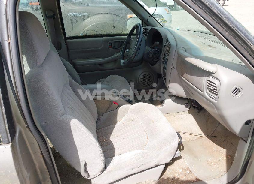 Photo 5 of 1998 Chevrolet S-10 LS FLEETSIDE (VIN 1GCCS19W8WK247445)