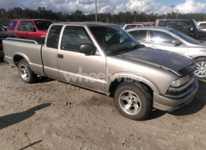 2000 Chevrolet S-10 LS (VIN 1GCCS19W8Y8256825) main photo