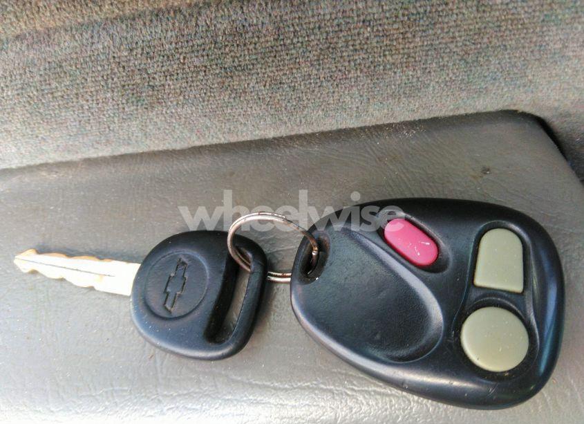 Photo 11 of 2000 Chevrolet S-10 LS (VIN 1GCCS19W8Y8256825)