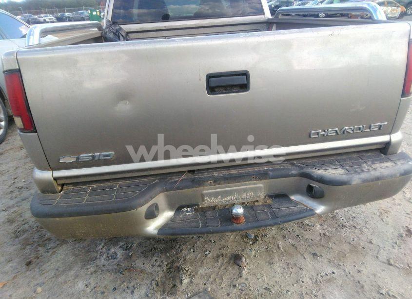 Photo 12 of 2000 Chevrolet S-10 LS (VIN 1GCCS19W8Y8256825)