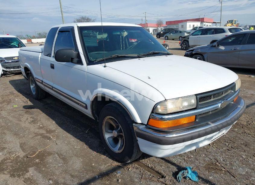 2001 Chevrolet S-10 LS (VIN 1GCCS19W918130818) main photo