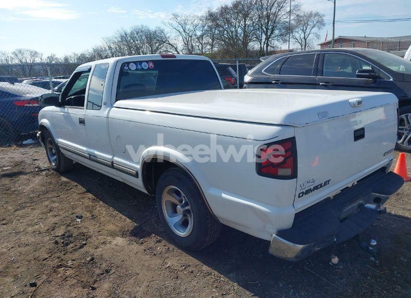 Photo 3 of 2001 Chevrolet S-10 LS (VIN 1GCCS19W918130818)