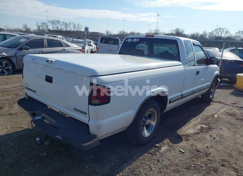 Photo 4 of 2001 Chevrolet S-10 LS (VIN 1GCCS19W918130818)