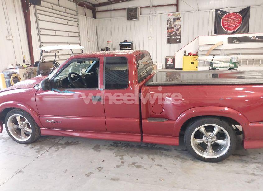 Photo 15 of 2002 Chevrolet S-10 LS (VIN 1GCCS19WX28170956)