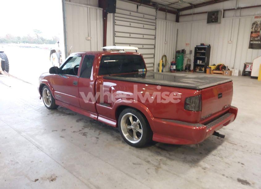 Photo 3 of 2002 Chevrolet S-10 LS (VIN 1GCCS19WX28170956)