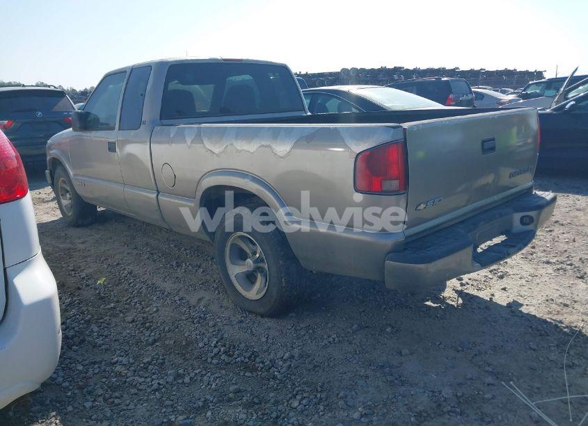 Photo 3 of 1998 Chevrolet S-10 LS FLEETSIDE (VIN 1GCCS19WXWK269740)
