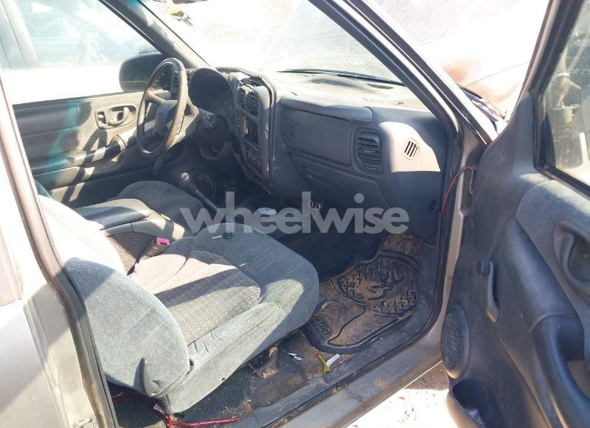 Photo 5 of 1998 Chevrolet S-10 LS FLEETSIDE (VIN 1GCCS19WXWK269740)