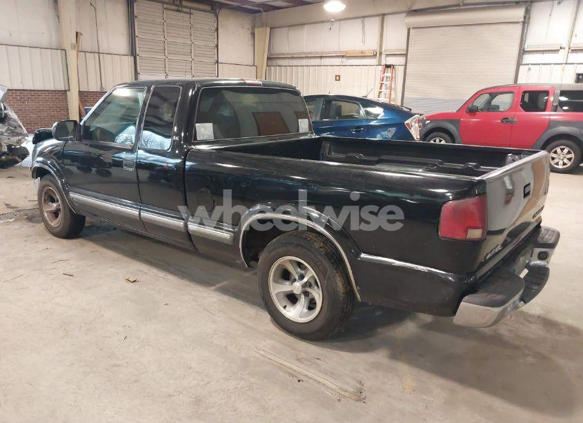 Photo 3 of 2000 Chevrolet S-10 LS (VIN 1GCCS19WXY8119160)