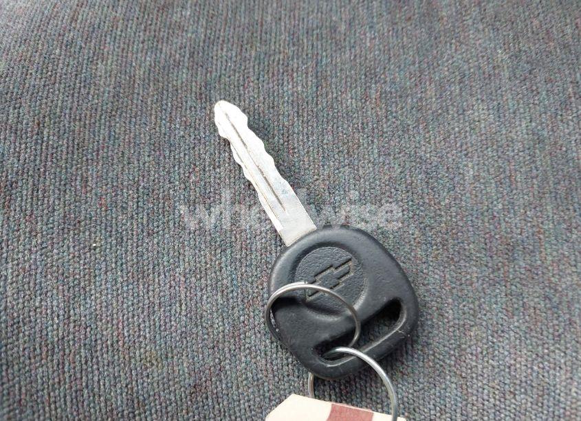 Photo 11 of 2000 Chevrolet S-10 LS (VIN 1GCCS19WXY8242120)