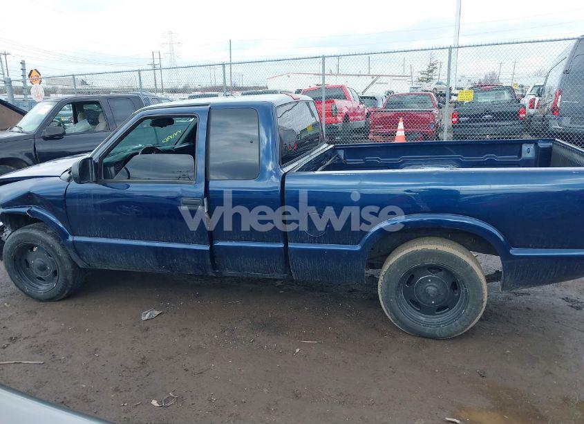 Photo 14 of 2000 Chevrolet S-10 LS (VIN 1GCCS19WXY8242120)