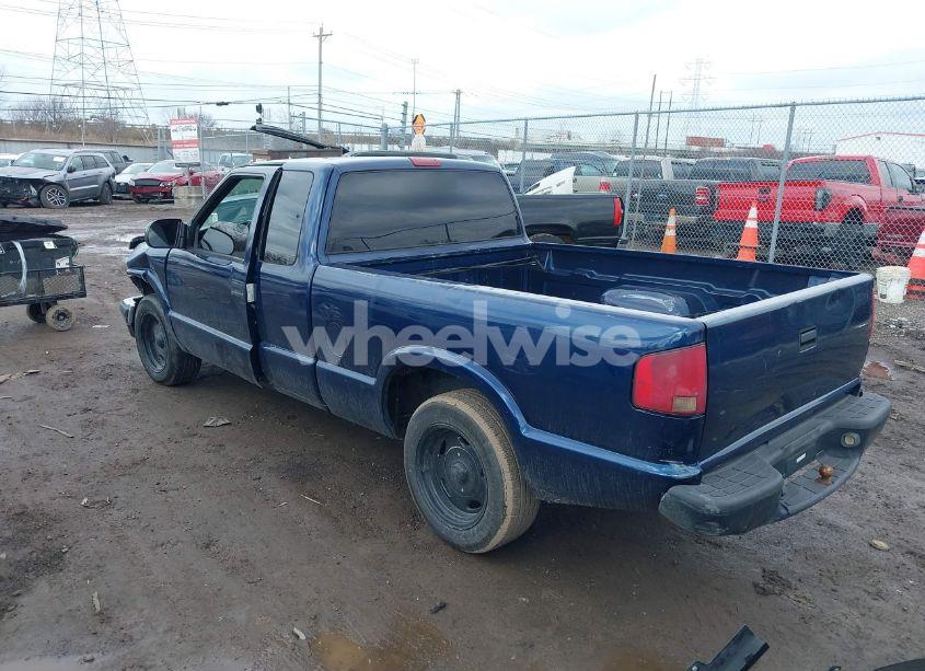 Photo 3 of 2000 Chevrolet S-10 LS (VIN 1GCCS19WXY8242120)