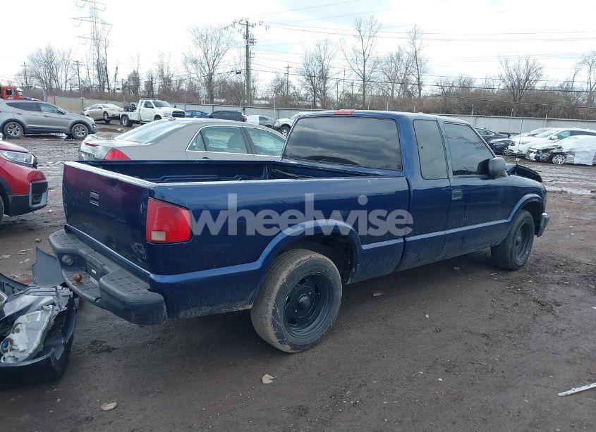 Photo 4 of 2000 Chevrolet S-10 LS (VIN 1GCCS19WXY8242120)