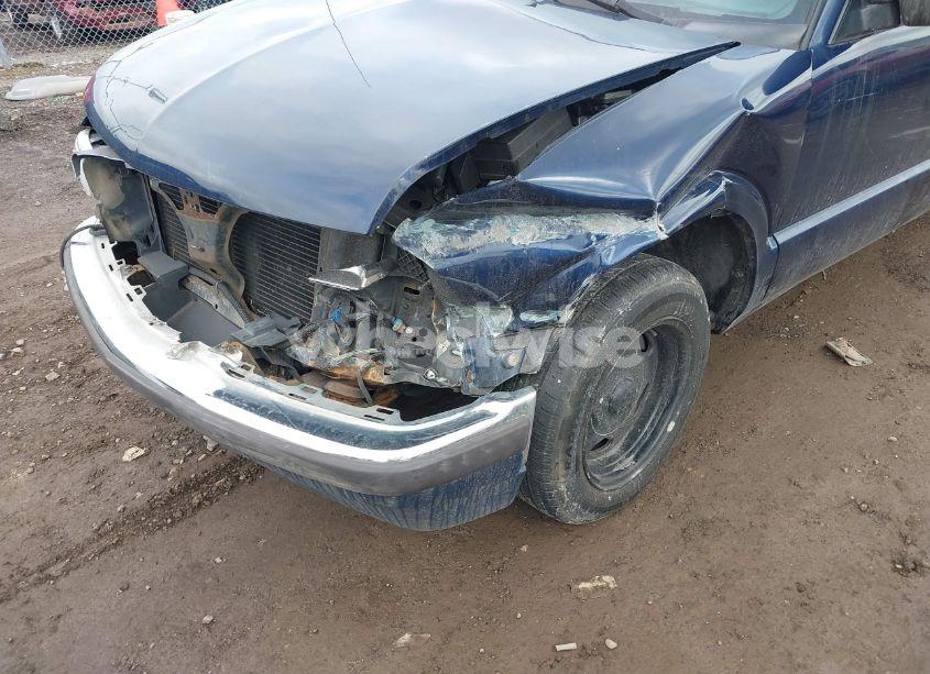 Photo 6 of 2000 Chevrolet S-10 LS (VIN 1GCCS19WXY8242120)