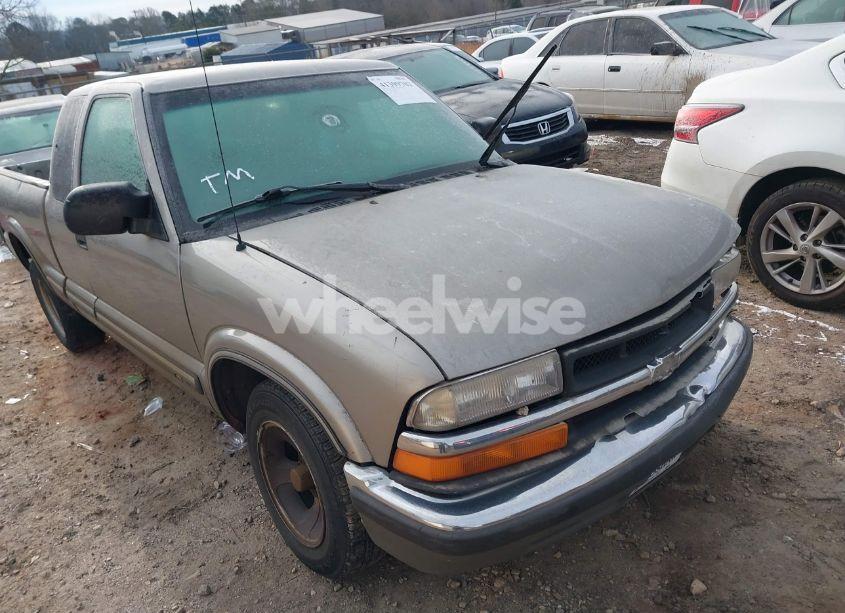 2000 Chevrolet S-10 LS (VIN 1GCCS19WXY8294864) main photo