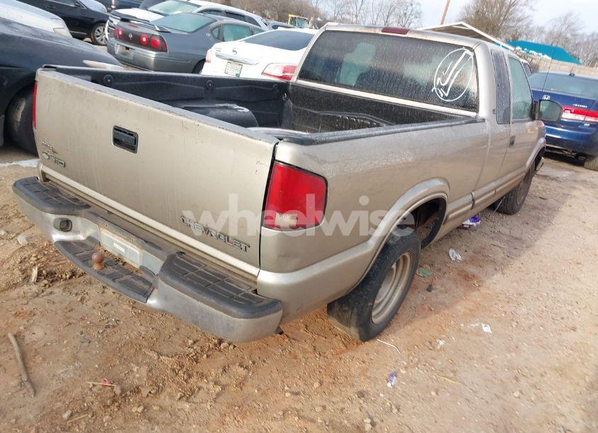 Photo 4 of 2000 Chevrolet S-10 LS (VIN 1GCCS19WXY8294864)